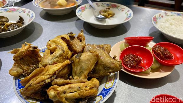 Terkena Dampak COVID-19, Ayam Goreng Pak Supar yang Melegenda di Semarang Alami Penurunan 50%