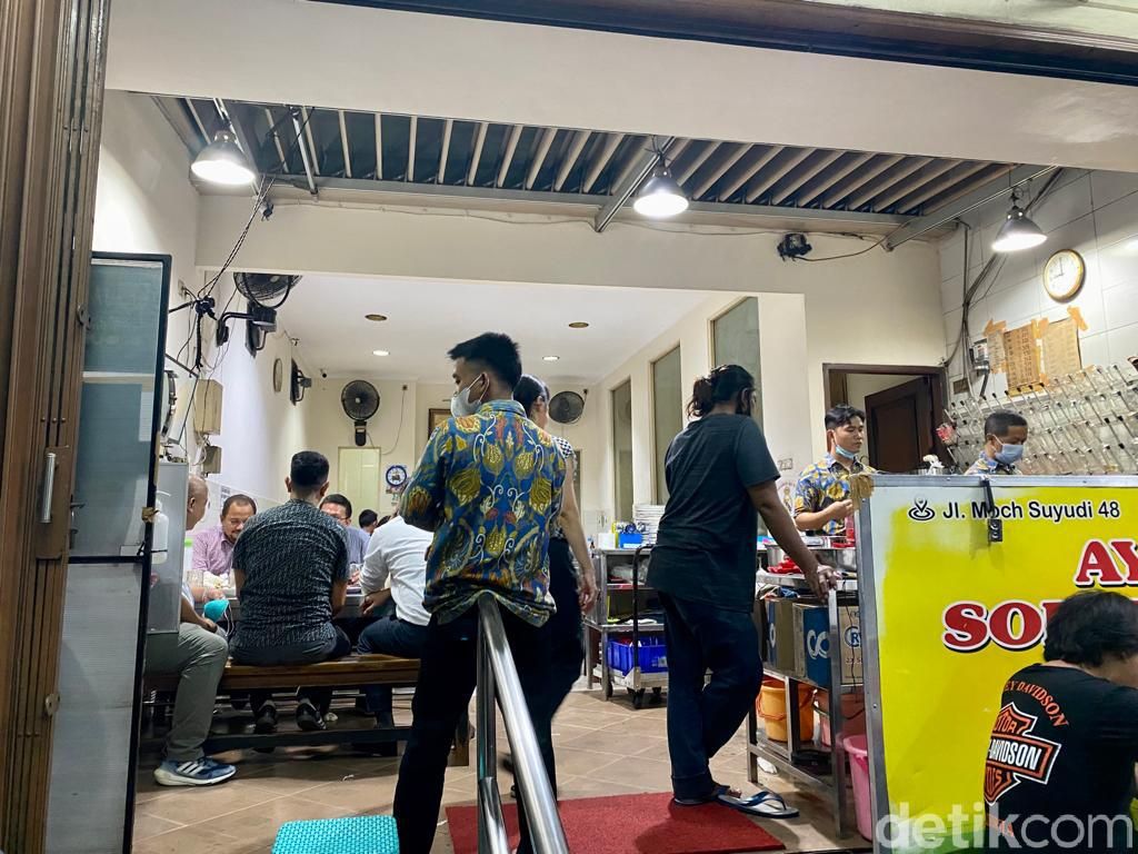 Terkena Dampak COVID-19, Ayam Goreng Pak Supar yang Melegenda di Semarang Alami Penurunan 50%