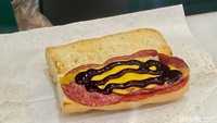 Bagaimana kalau tak suka sayur? Tenang saja karena kamu bisa memilih isian Subway yang full daging, tanpa sayur sedikitpun.