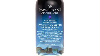 Parfum penolak vampir. Orang-orang mengatakan ramuan ini menghilangkan aura buruk si dan melindungi pemiliknya dari serangan. Foto: Brightside