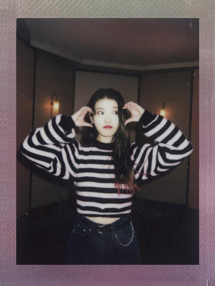 IU IU akan comeback dengan single digital Strawberry Moon.