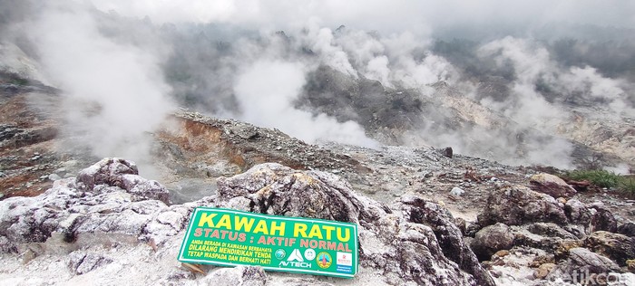 Suasana objek wisata Kawah Ratu yang terletak di kawasan Taman Nasional Halimun Salak, Bogor, beberapa waktu lalu. Hingga hari ini berbagai tempat wisata yang terletak di Taman Nasional Halimun Salak masih belum dibuka untuk umum.