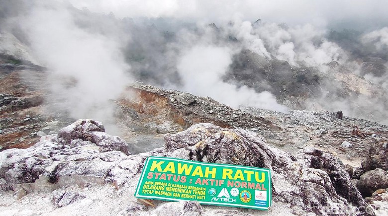 Kapan Wisata Taman Nasional Halimun Salak Kembali Dibuka? Suasana objek wisata Kawah Ratu yang terletak di kawasan Taman Nasional Halimun Salak, Bogor, beberapa waktu lalu. Hingga hari ini berbagai tempat wisata yang terletak di Taman Nasional Halimun Salak masih belum dibuka untuk umum.