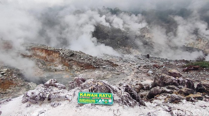 Kapan Wisata Taman Nasional Halimun Salak Kembali Dibuka? Suasana objek wisata Kawah Ratu yang terletak di kawasan Taman Nasional Halimun Salak, Bogor, beberapa waktu lalu. Hingga hari ini berbagai tempat wisata yang terletak di Taman Nasional Halimun Salak masih belum dibuka untuk umum.