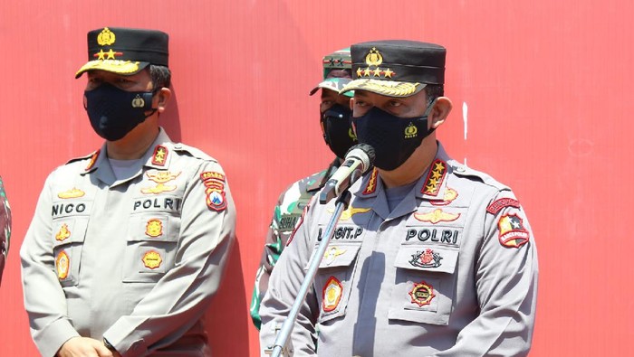 Kapolri Jenderal Listyo Sigit Prabowo tinjau vaksinasi di Surabaya (Foto: Istimewa)