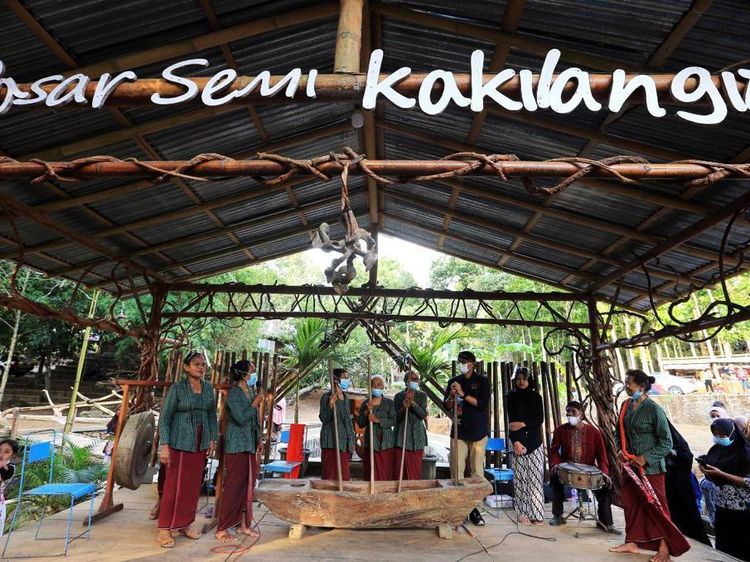 Kerja Keras Menggenjot Ekonomi Desa Wisata Kaki Langit