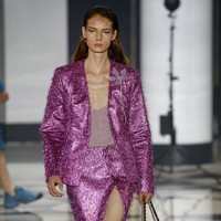 Inilah fashion show koleksi terbaru busana Lanvin Spring/Summer 2022. Foto: Getty Images/Thierry Chesnot.: Getty Images/Thierry Chesnot