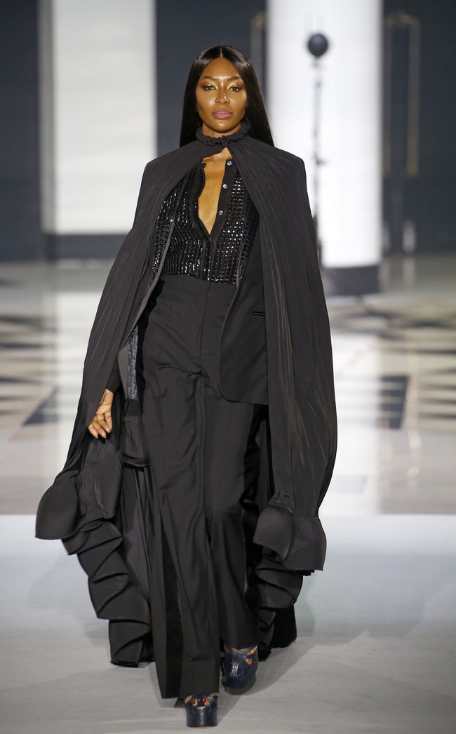 Inilah fashion show koleksi terbaru busana Lanvin Spring/Summer 2022. Foto: Getty Images/Thierry Chesnot.
