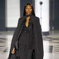 Inilah fashion show koleksi terbaru busana Lanvin Spring/Summer 2022. Foto: Getty Images/Thierry Chesnot.
