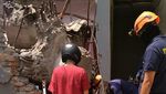 Potret Rumah Tertimpa Crane di Depok, Ada Bocah Tertimbun