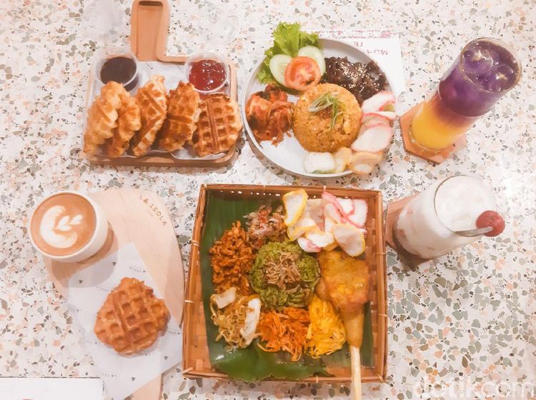 Kafe Berkonsep Tropis di Bogor Ini Tawarkan Croffle hingga Nasi Daun Jeruk