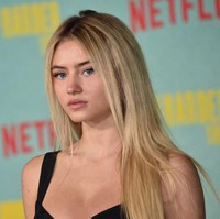 “Leni adalah anak kandungku. Tapi kami bertiga sepakat, akan lebih masuk akal jika Seal mengadopsinya karena seorang anak harus tumbuh besar di dalam sebuah keluarga,” ujar ayah kandung Leni, Flavio Briatore seperti dikutip Mail Online.  Foto: dok. AFP