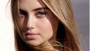 10 Pesona Putri Heidi Klum yang Diadopsi Seal, Tumbuh Cantik Jadi Model