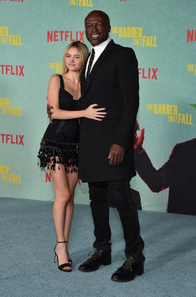 Leni Klum berpose bersama Seal, pria yang sudah dianggapnya sebagai ayah kandung karena hadir dalam hidupnya sejak dirinya masih dalam kandungan Heidi Klum. Foto: dok. AFP