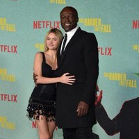 Leni Klum berpose bersama Seal, pria yang sudah dianggapnya sebagai ayah kandung karena hadir dalam hidupnya sejak dirinya masih dalam kandungan Heidi Klum. Foto: dok. AFP