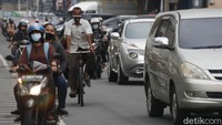 Dengan menarik sepeda, alhasil penyakitnya pun lambat laun sembuh dan kembali sehat. Profesi yang dipilih dan ditekuninya selama puluhan tahun itu membawa dampak yang baik bagi kesehatan dan dirinya.