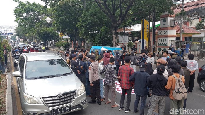 Mahasiswa desak oknum polisi smackdown pendemo dipecat
