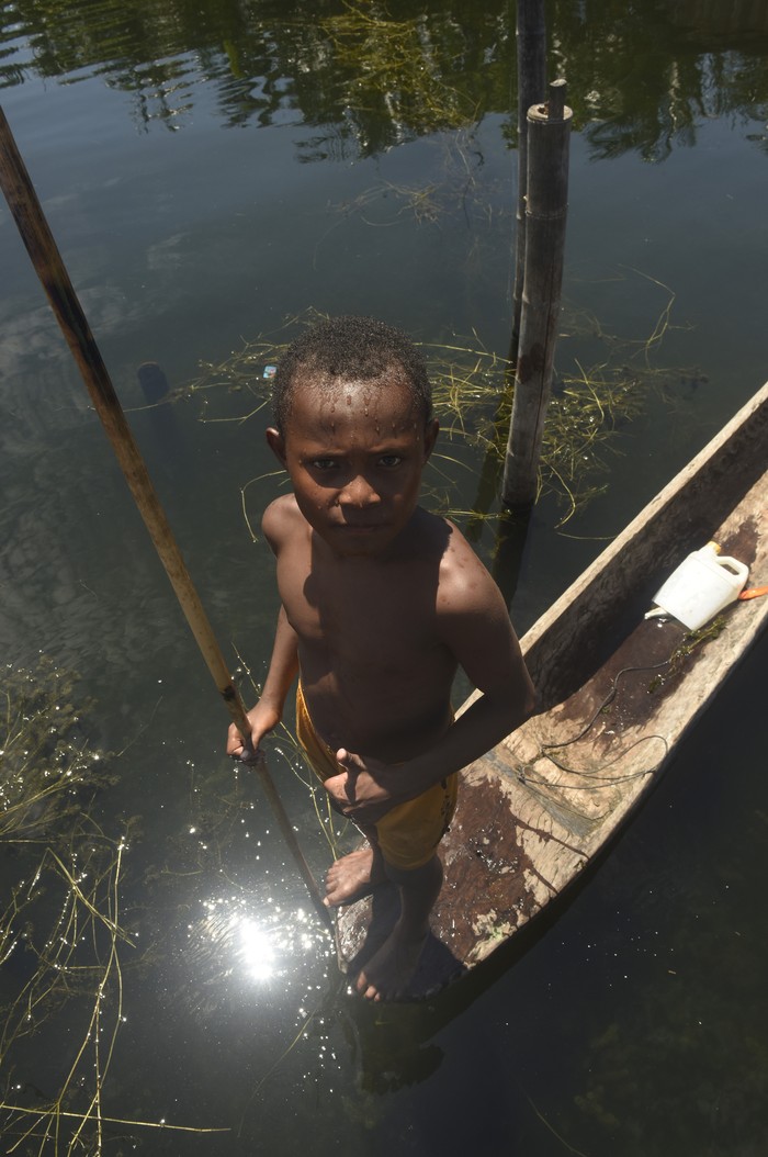 Foto udara perkampungan Yoboi yang berada di pinggir Danau Sentani, Jayapura, Papua.