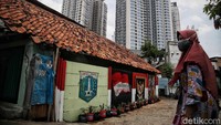 Pembukaan kembali ruang terbuka hijau, seperti taman kota dan RPTRA diperlukan sebagai tempat rekreasi dan ruang ekspresi anak, terutama di bawah 12 tahun.