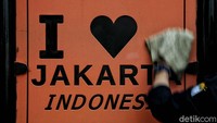 Menurut Kepala Suku Dinas (Kasudin) Pertamanan dan Hutan Kota Administrasi Jakarta Pusat Mila Ananda bahwa taman dan hutan kota, TPU serta RTH saat ini masih ditutup, berdasarkan Surat Keterangan (SK) Kepala Dinas Pertamanan dan Hutan Kota Provinsi DKI Jakarta.