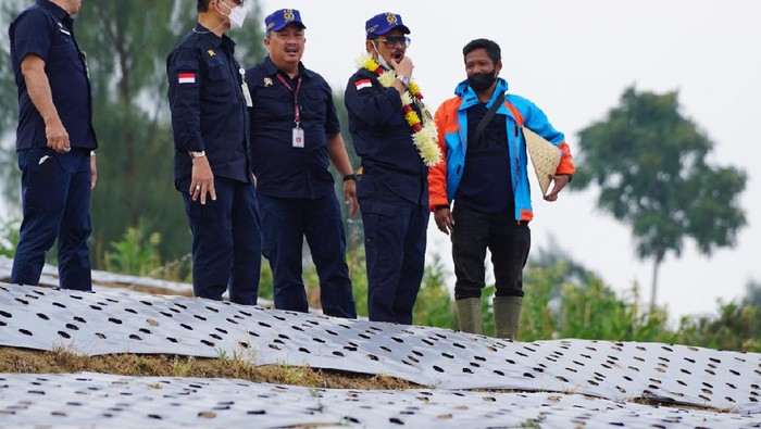 Menteri Pertanian Syahrul Yasin Limpo saat melihat lahan food estate di wilayah Bansari, Kabupaten Temanggung