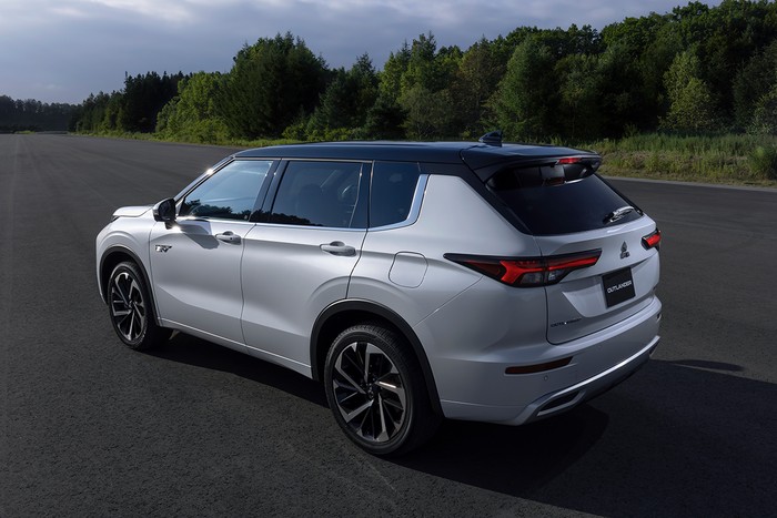 Mitsubishi All New Outlander PHEV 2023