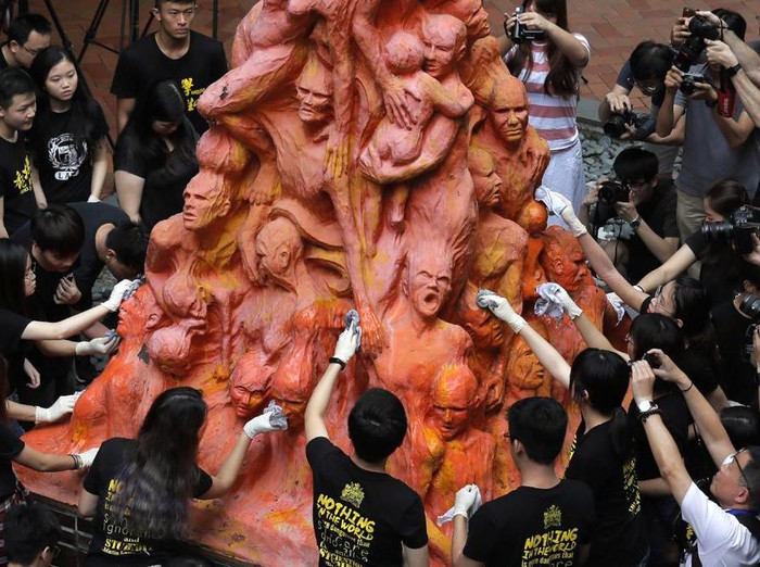 Patung Pillar of Shame yang juga Disebut Tugu Tiananmen Karya Jens Galschiøt
