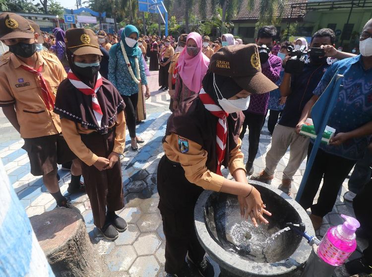 Pelajar SD di Kediri Peringati Hari Cuci Tangan Sedunia
