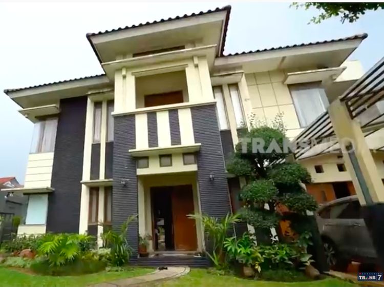 7 Potret Rumah Mewah Narji, Harga Koleksinya Tanamannya Nggak Santai