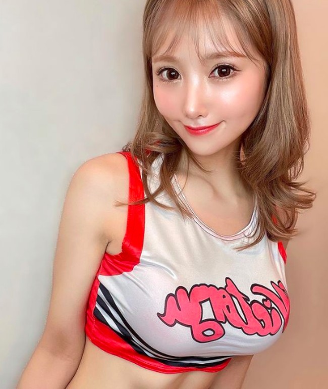 Sang dokter gigi ini pastilah memiliki banyak penggemar, dan banyak pria yang rela giginya dicabut oleh Sasaki. Foto: dok. Instagram/@____kisaki_____