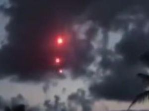 Benda Menyala Diduga Serpihan Roket China Juga Terlihat di Langit Lampung