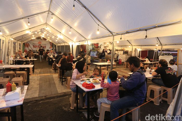 Wisata Kuliner Malam yang Seru di Jalan Lengkong Kecil Bandung - Foto 6