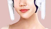 Headphone baru dari Beats by Dre? Salah, ini alat untuk melangsingkan pipi. Foto: Dok. Brightside
