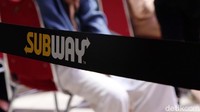 Chief Executive Officer Subway, John Chidsey sebelumnya mengatakan pembukaan kembali Subway di Indonesia lantaran banyaknya permintaan masyarakat luar negeri termasuk Indonesia.
