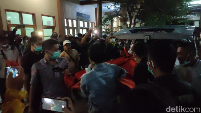 Total ada 11 siswa MTs Harapan Baru yang tewas tenggelam saat kegiatan susur sungai di Ciamis, Jawa Barat.