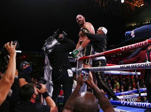 Tyson Fury, Antara Manchester dan Muhammad Ali