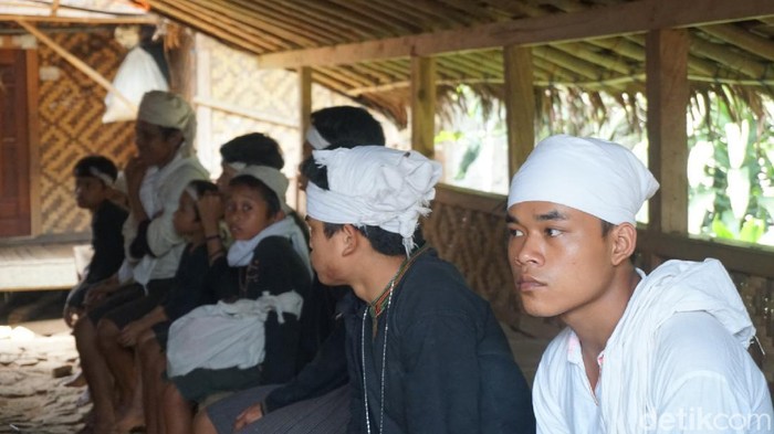 Warga Baduy di Banten Warga Baduy di Banten. Sepanjang pandemi hanya mencatatkan 1 kasus COVID-19