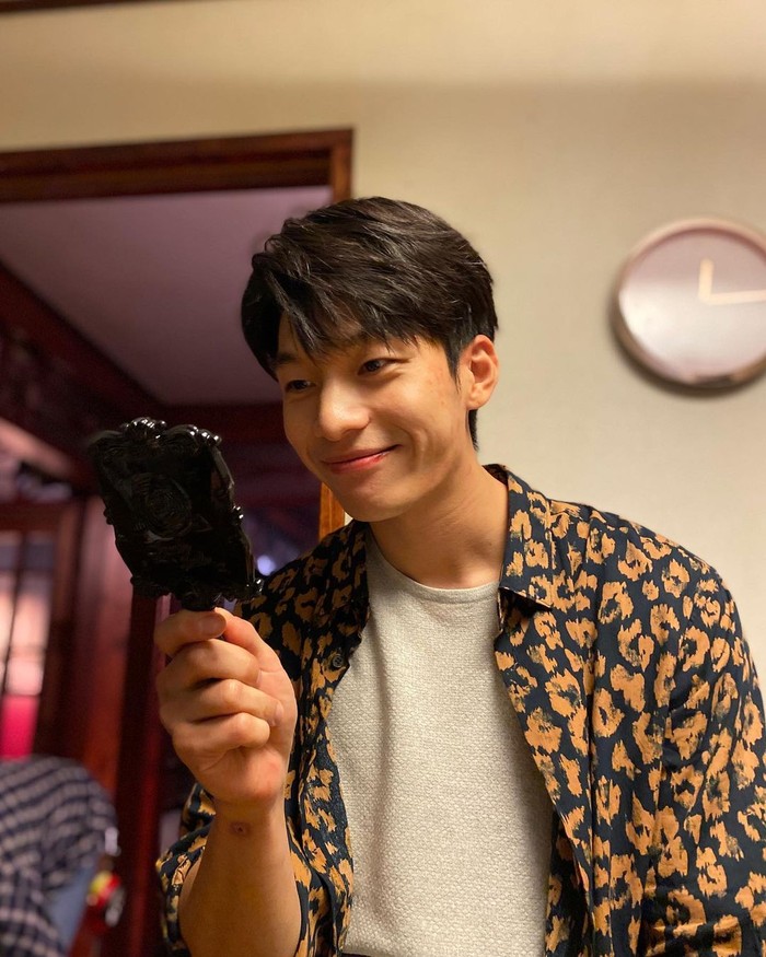 Wi Ha Joon Aktor pemeran Squid Game, Wi Ha Joon, kini tengah menanjak popularitasnya.