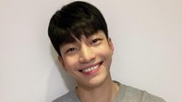 Wi Ha Joon tahun ini genap berusia 30 tahun dan namanya langsung jadi sorotan karena popularitas Squid Game. (Foto: dok. Instagram @wi__wi__wi)  