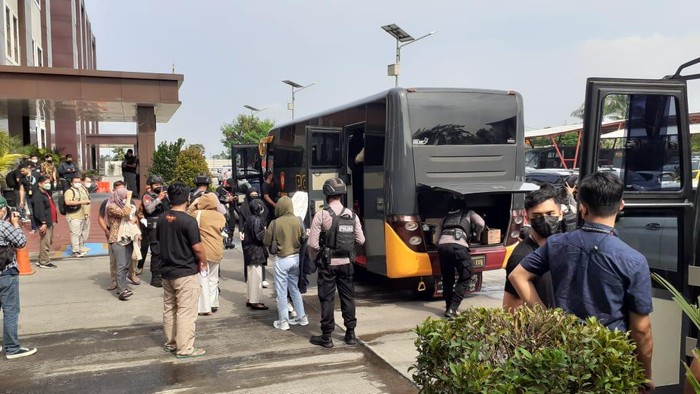 79 pegawai Pinjol Sleman dipulangkan Polda Jabar