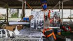 Aktivis Lingkungan Bikin Mural Raksasa dari Abu Kebakaran Hutan
