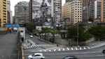 Aktivis Lingkungan Bikin Mural Raksasa dari Abu Kebakaran Hutan