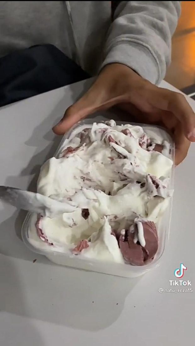 Viral Beli Es Krim Cone Ditaruh Wadah, Ini Tipsnya agar Enak