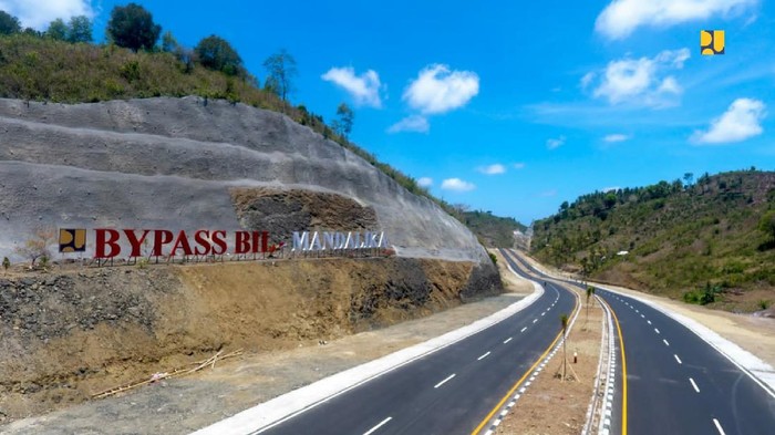 Jalan Bypass Bandara Internasional Lombok-Mandalika Jalan Bypass Bandara Internasional Lombok-Mandalika