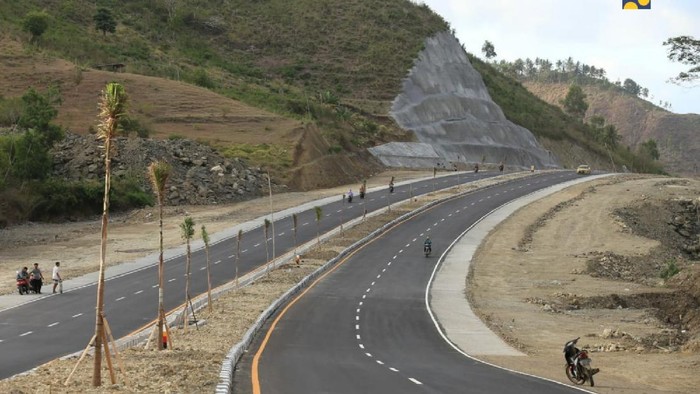 Jalan Bypass Bandara Internasional Lombok-Mandalika Jalan Bypass Bandara Internasional Lombok-Mandalika