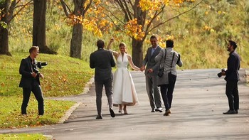 Jennnifer yang berusia 25 tahun, menikah dengan Nassar yang kini umurnya 30 tahun. Lokasi pernikahan adalah di lapangan berkuda mewah senilai USD 16 juta yang dibelikan oleh Bill Gates pada tahun 2018 usai Jennifer wisuda dari Stanford University. Foto: Daily Mail