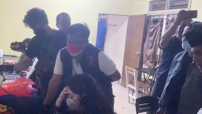 Kantor pinjol di Pontianak, Kalimantan Barat digerbek polisi