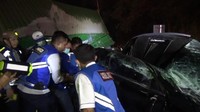 Korban tewas dan luka sudah berada di Rumah Sakit Abdul Radjak Purwakarta. Proses evakuasi berjalan hingga tiga jam. (Foto: (Dian Firmansyah/detikcom)