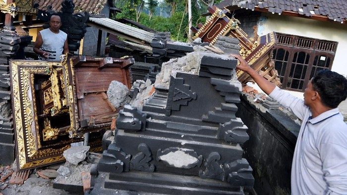 Kerusakan Akibat Gempa M 4,8 di Bali Gempa dengan kekuatan magnitudo 4,8 mengguncang Karangasem, Bali, Sabtu (16/10/2021).