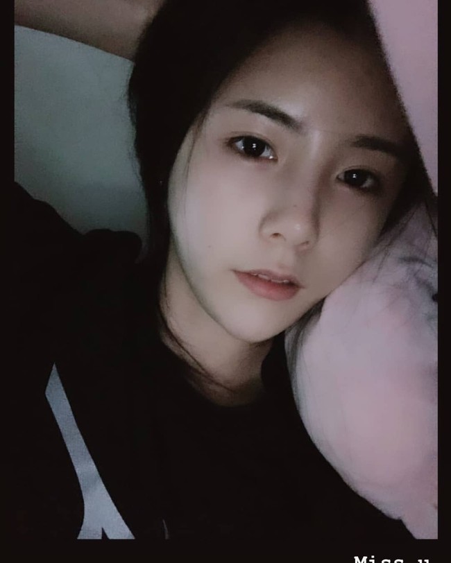 Ia pun meminta maaf kepada publik karena kasusnya. Yang bisa aku lakukan adalah minta maaf untuk semuanya. Jika aku dapat kesempatan lagi, aku ingin meminta maaf kepada teman-temanku waktu itu, kata Da Yeong. Foto: Instagram @davely___j